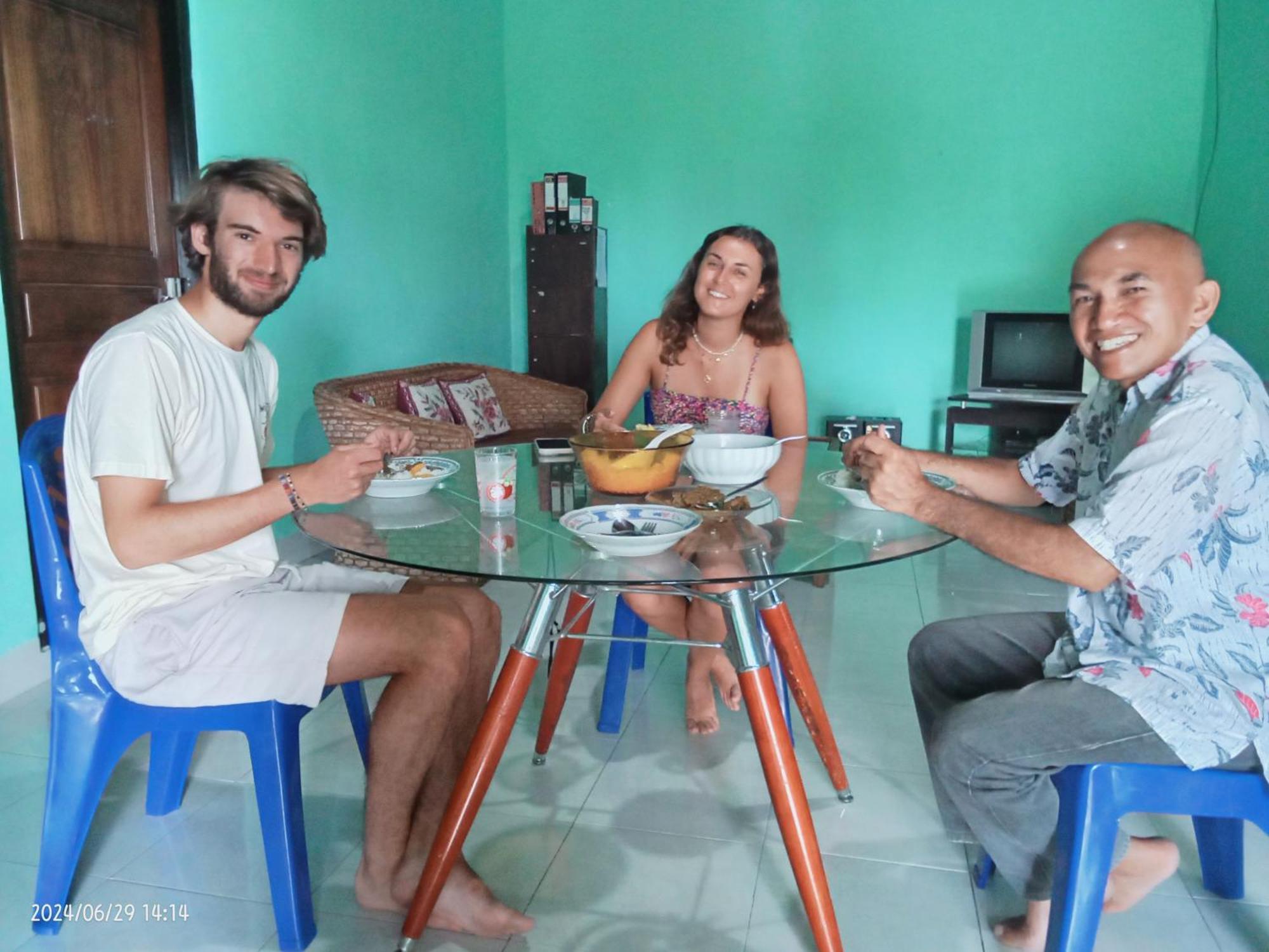 Petra Homestay Bangka Leda Ruteng Exterior photo