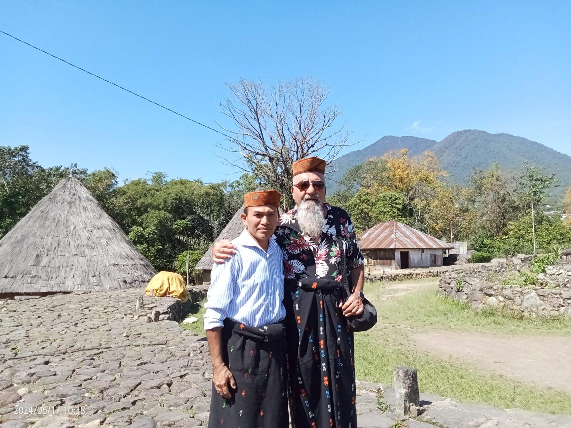 Petra Homestay Bangka Leda Ruteng Exterior photo