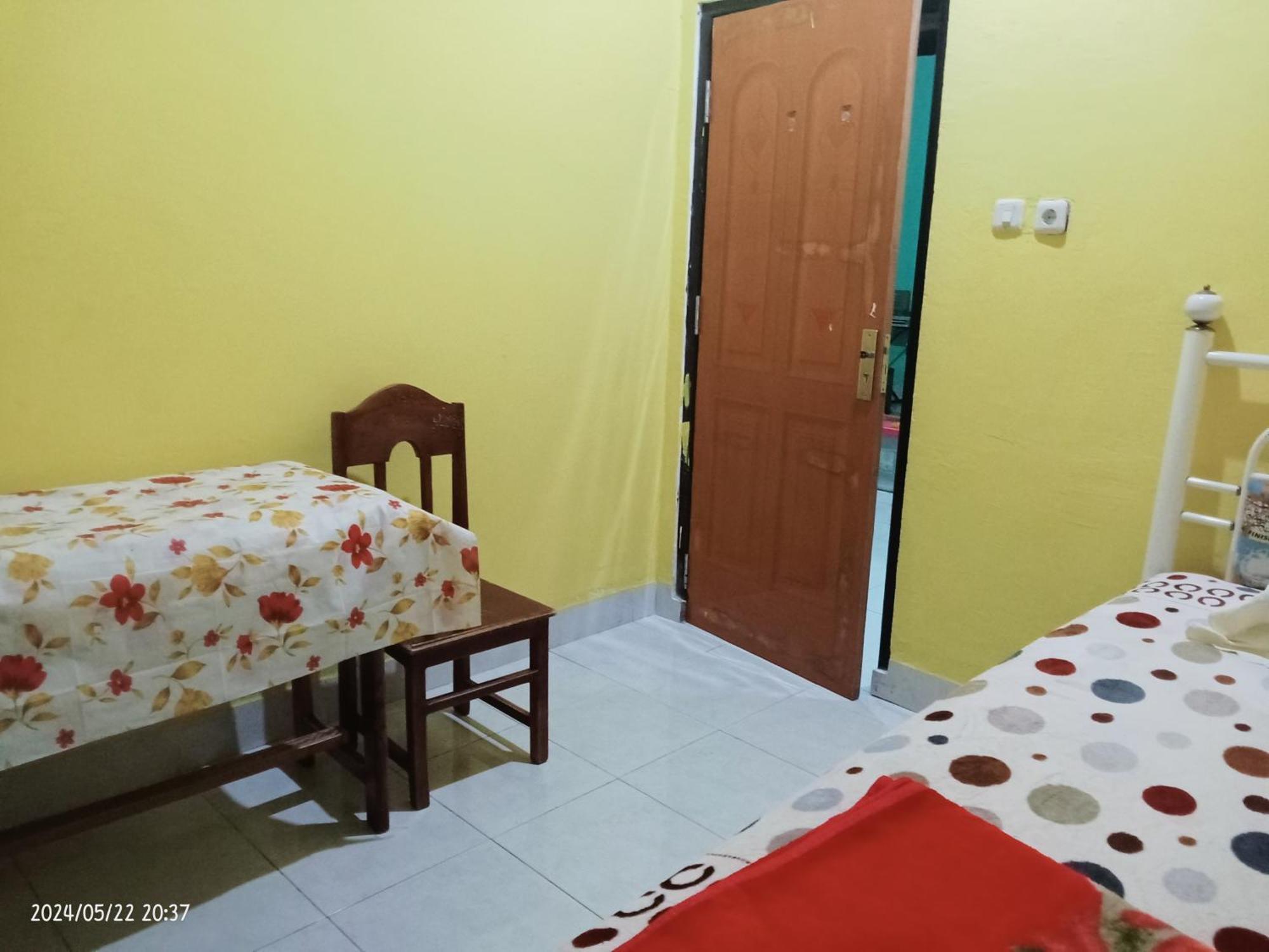 Petra Homestay Bangka Leda Ruteng Exterior photo