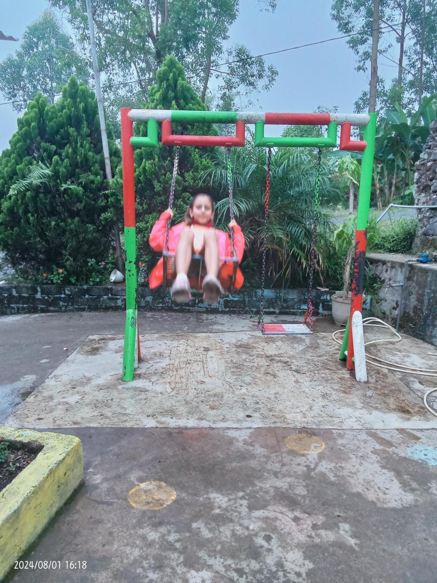 Petra Homestay Bangka Leda Ruteng Exterior photo