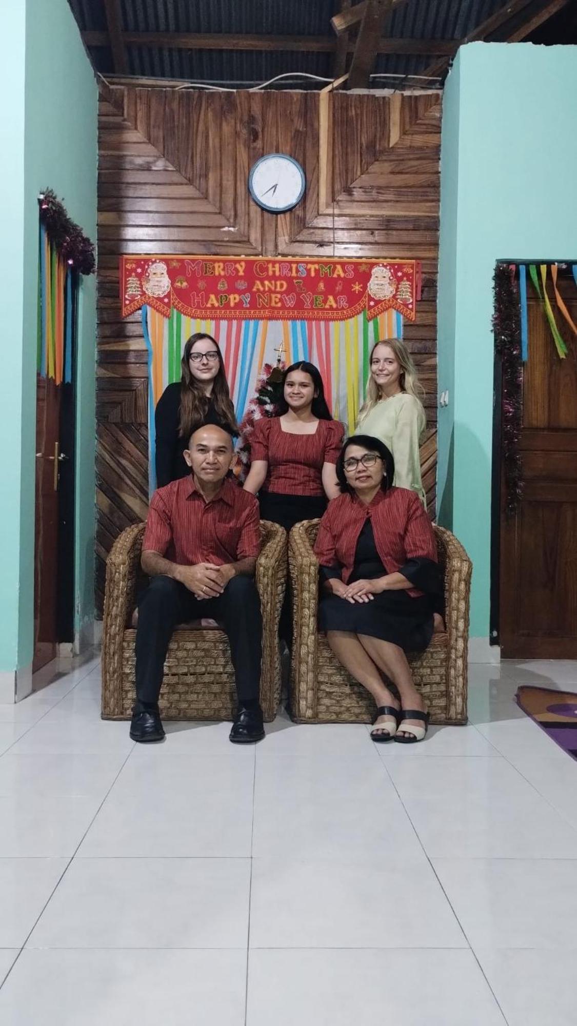 Petra Homestay Bangka Leda Ruteng Exterior photo