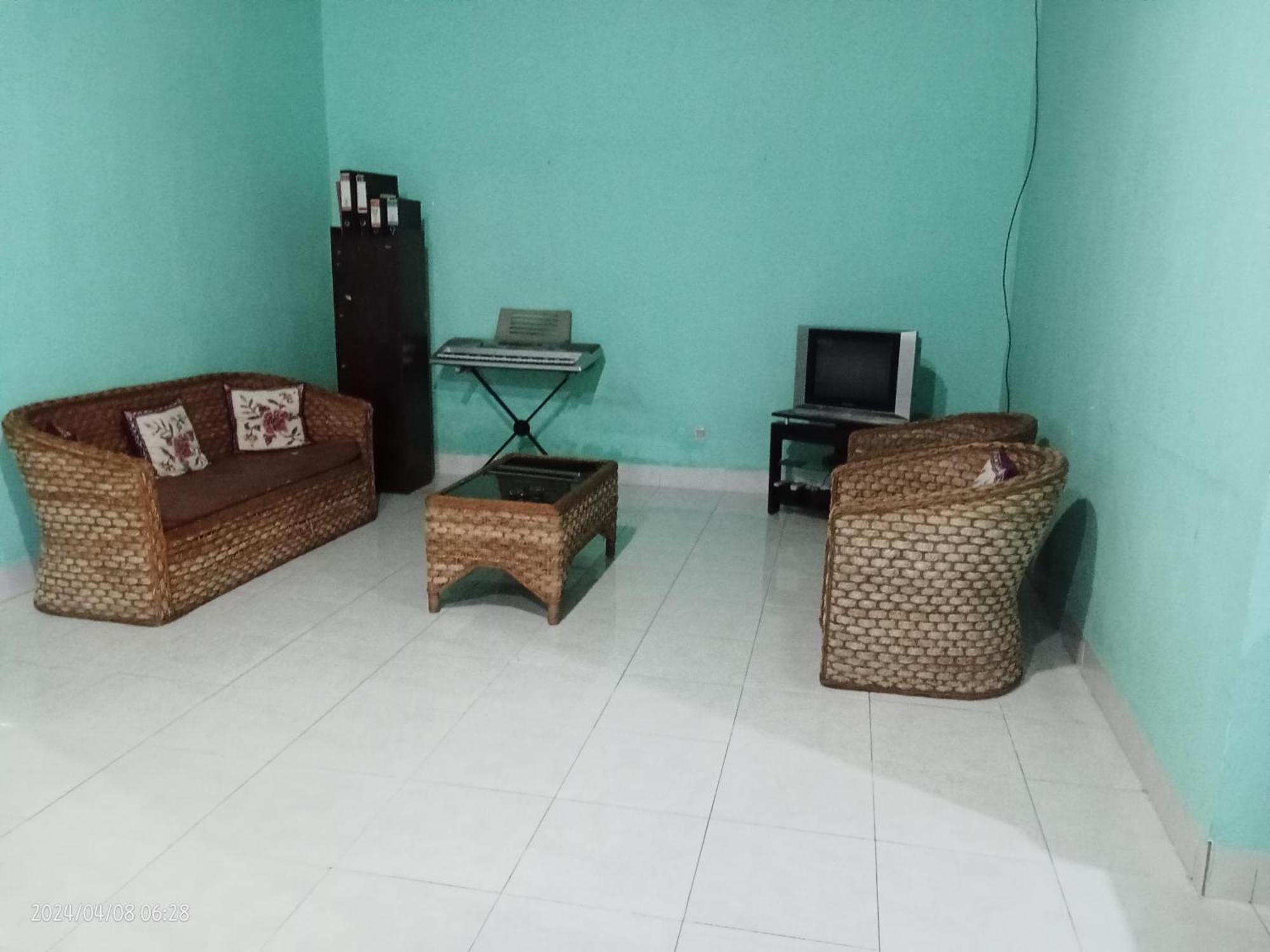 Petra Homestay Bangka Leda Ruteng Exterior photo